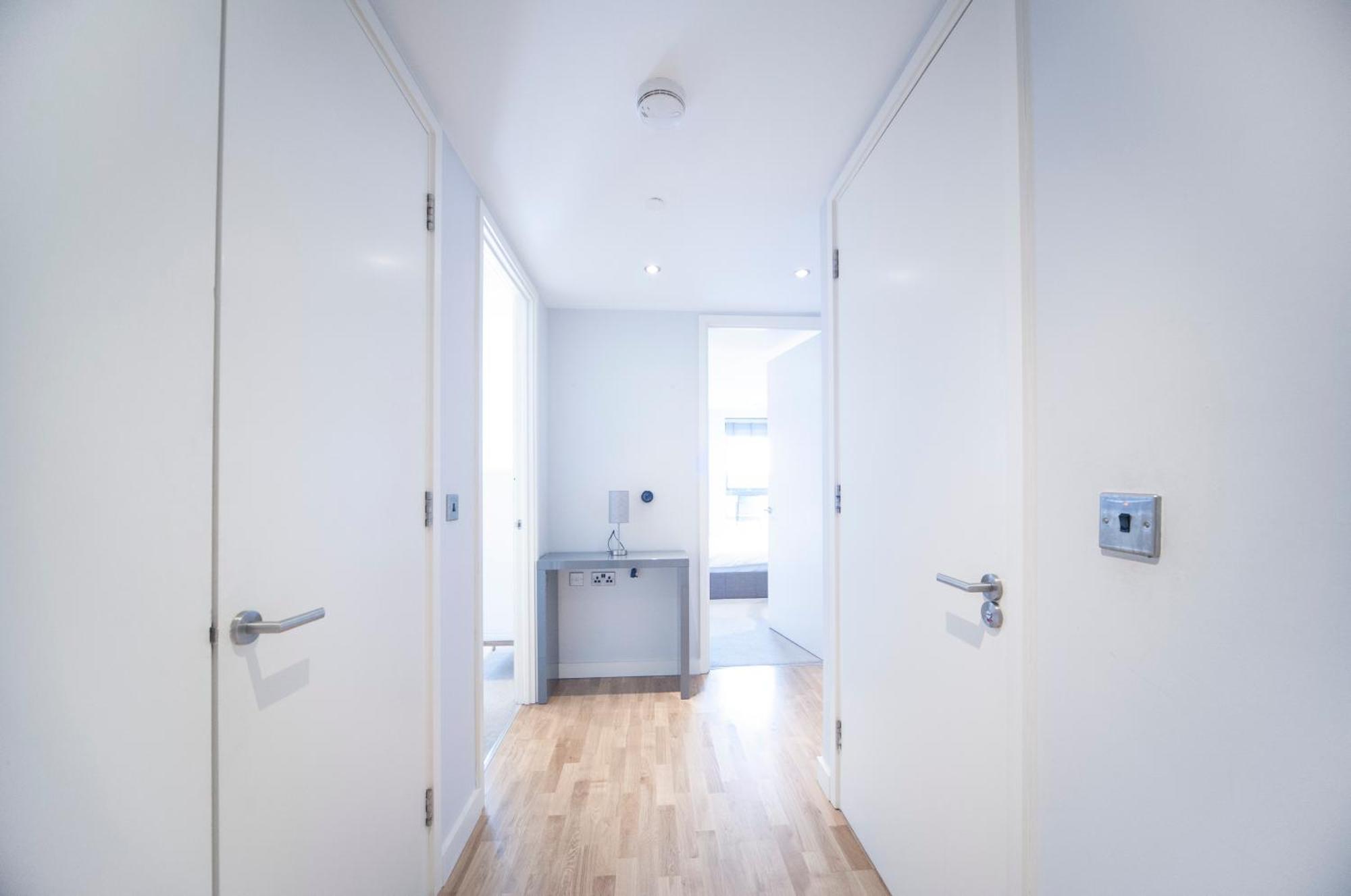 Top Floor Apt - 2 Bed/2 Bath + Private Balcony London Exterior foto